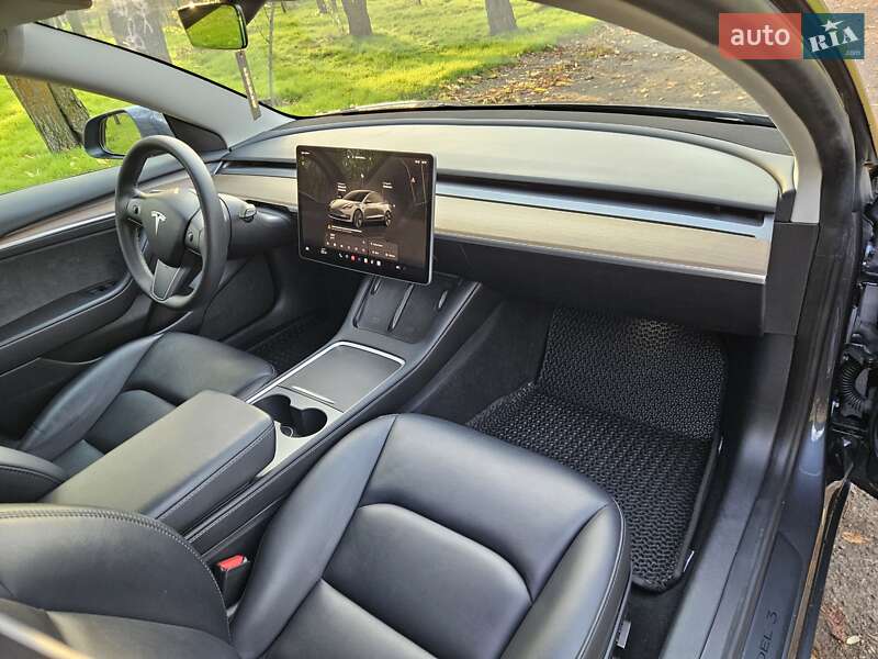 Седан Tesla Model 3 2023 в Одесі