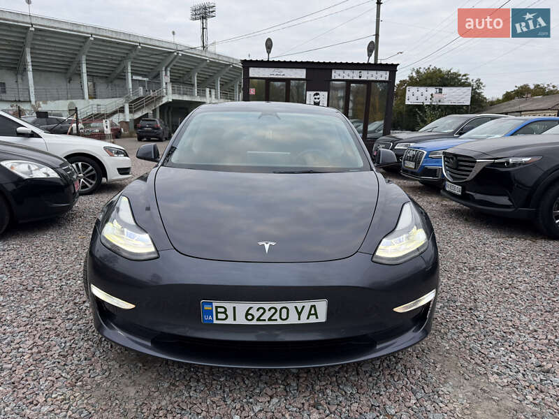Седан Tesla Model 3 2021 в Полтаві