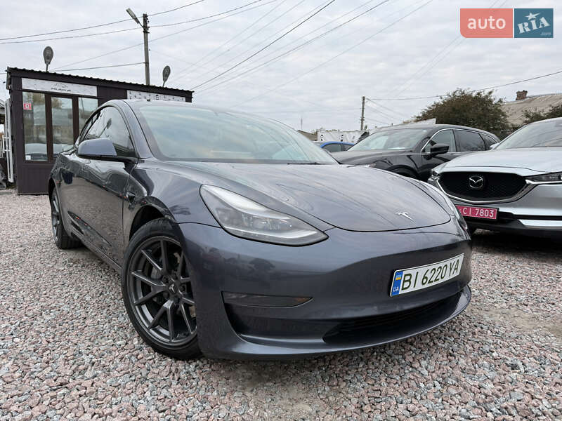 Седан Tesla Model 3 2021 в Полтаві