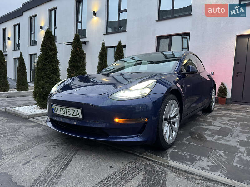 Седан Tesla Model 3 2022 в Киеве