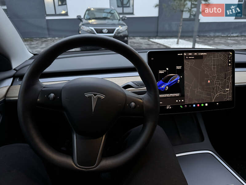 Седан Tesla Model 3 2022 в Киеве