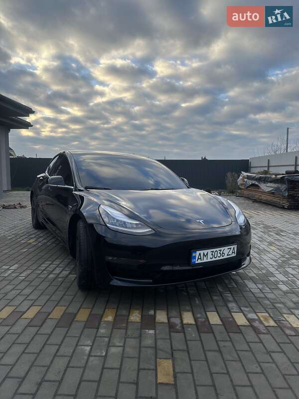 Седан Tesla Model 3 2019 в Житомирі