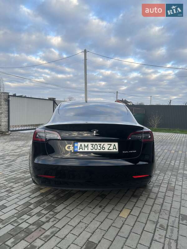 Седан Tesla Model 3 2019 в Житомирі