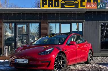 Седан Tesla Model 3 2021 в Львові