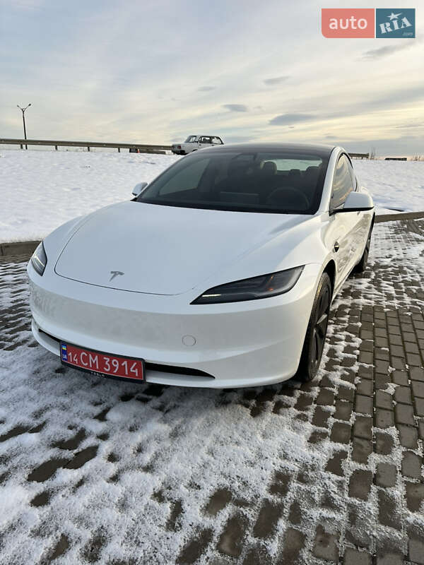 Седан Tesla Model 3 2024 в Львові