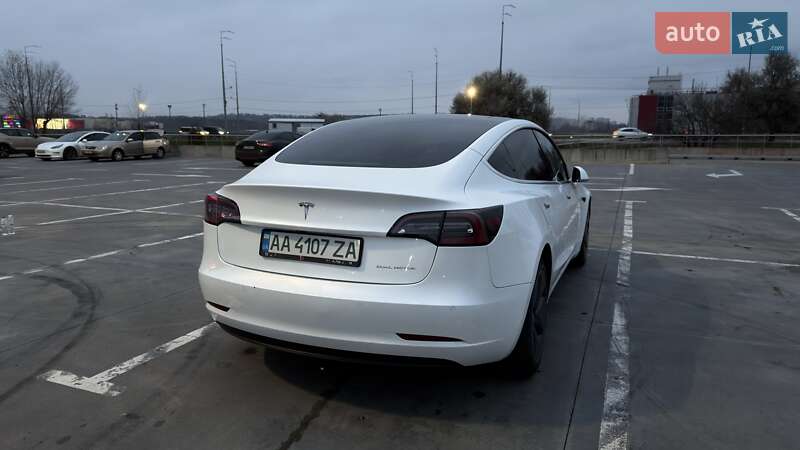 Седан Tesla Model 3 2020 в Києві