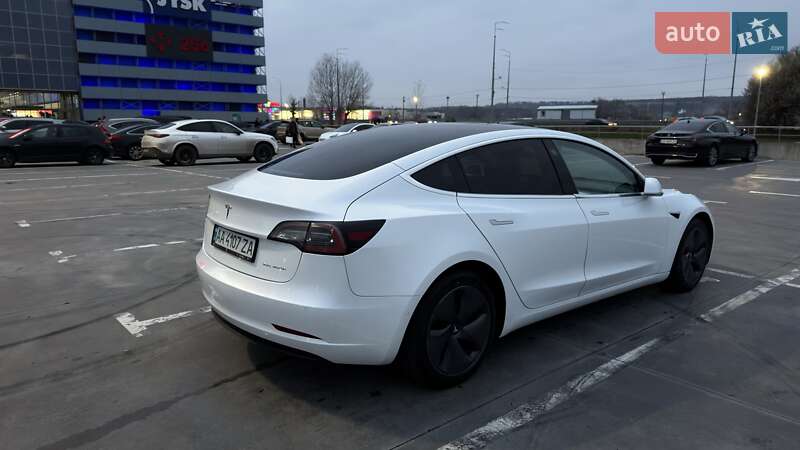 Седан Tesla Model 3 2020 в Києві