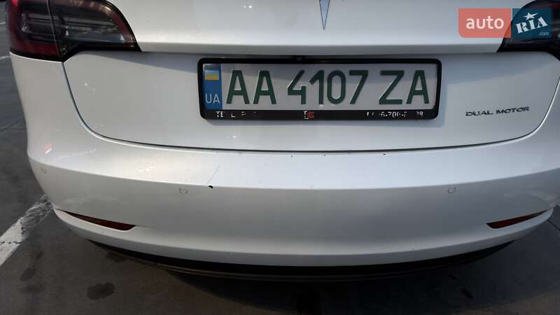Седан Tesla Model 3 2020 в Києві