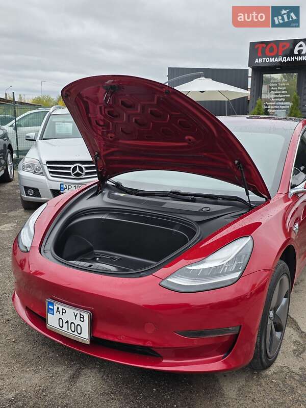 Седан Tesla Model 3 2018 в Запоріжжі