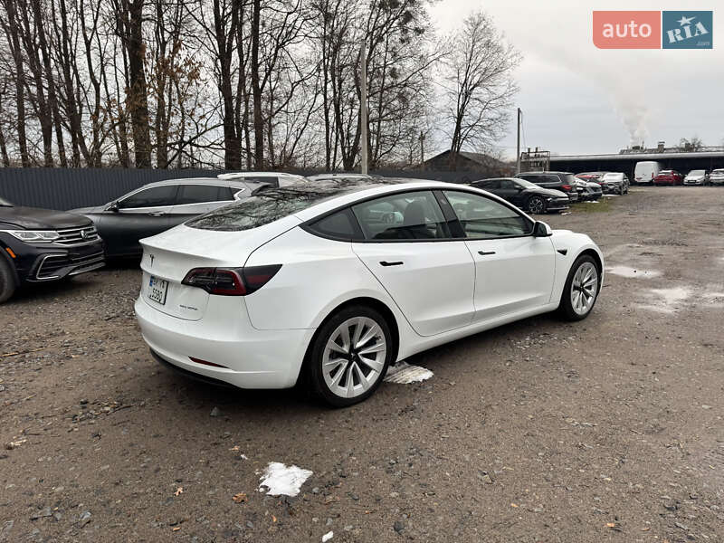 Седан Tesla Model 3 2022 в Ровно