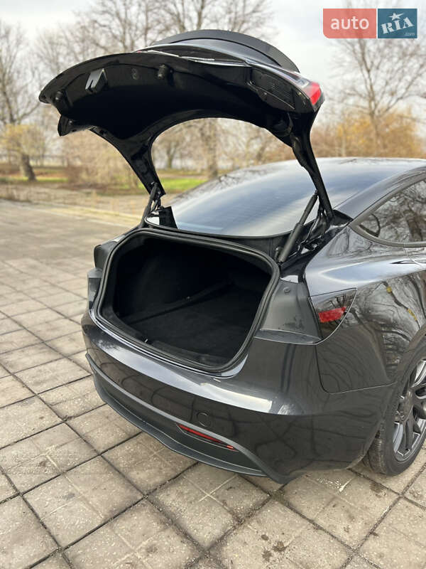 Седан Tesla Model 3 2024 в Запоріжжі