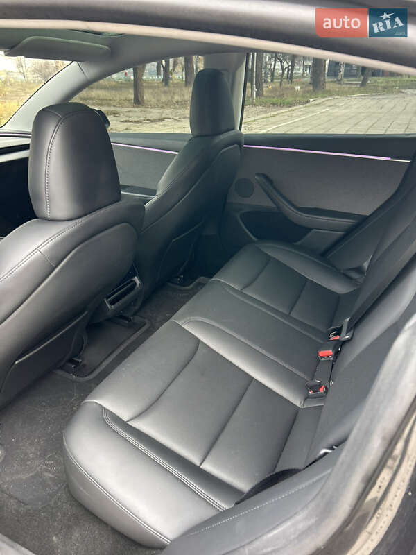 Седан Tesla Model 3 2024 в Запоріжжі