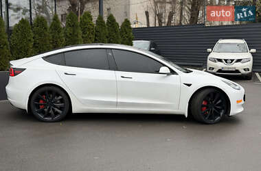 Седан Tesla Model 3 2021 в Киеве