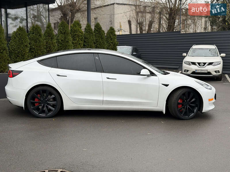 Седан Tesla Model 3 2021 в Киеве фото 5 Седан Tesla Model 3 2021 в Киеве