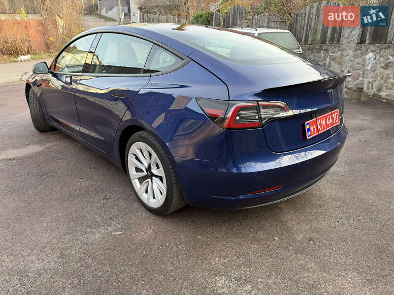 Седан Tesla Model 3 2022 в Киеве