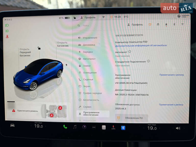 Седан Tesla Model 3 2022 в Киеве