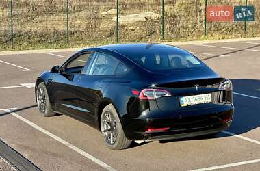 Седан Tesla Model 3 2022 в Ровно