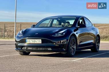 Седан Tesla Model 3 2022 в Ровно