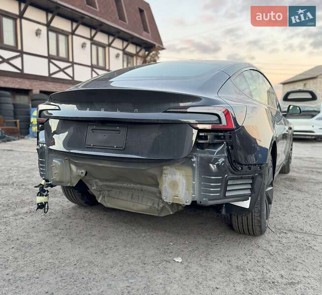 Седан Tesla Model 3 2025 в Києві