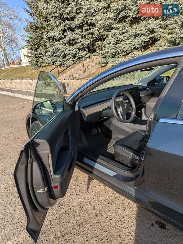 Седан Tesla Model 3 2019 в Полтаві