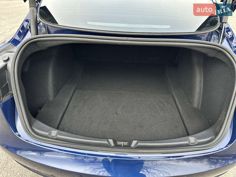 Седан Tesla Model 3 2022 в Дніпрі