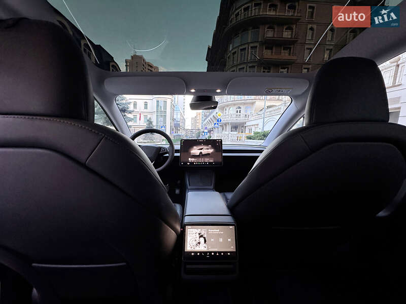 Седан Tesla Model 3 2023 в Киеве
