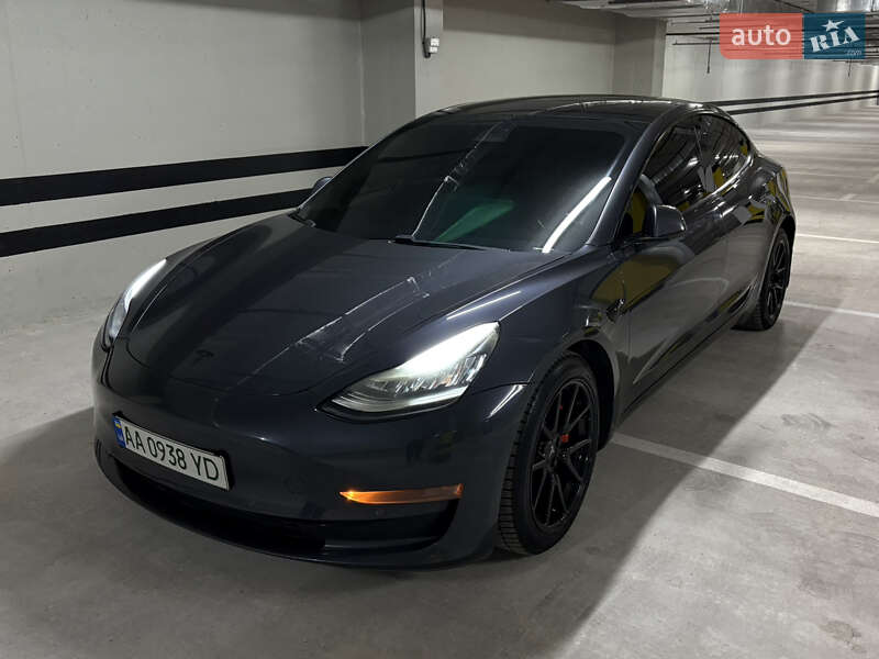 Седан Tesla Model 3 2019 в Днепре