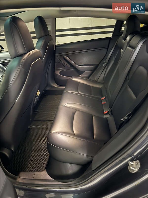 Седан Tesla Model 3 2019 в Днепре