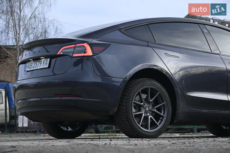 Седан Tesla Model 3 2021 в Бердичеве