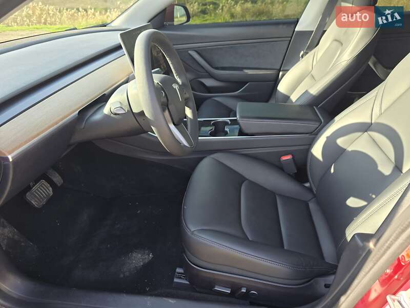 Седан Tesla Model 3 2020 в Одесі