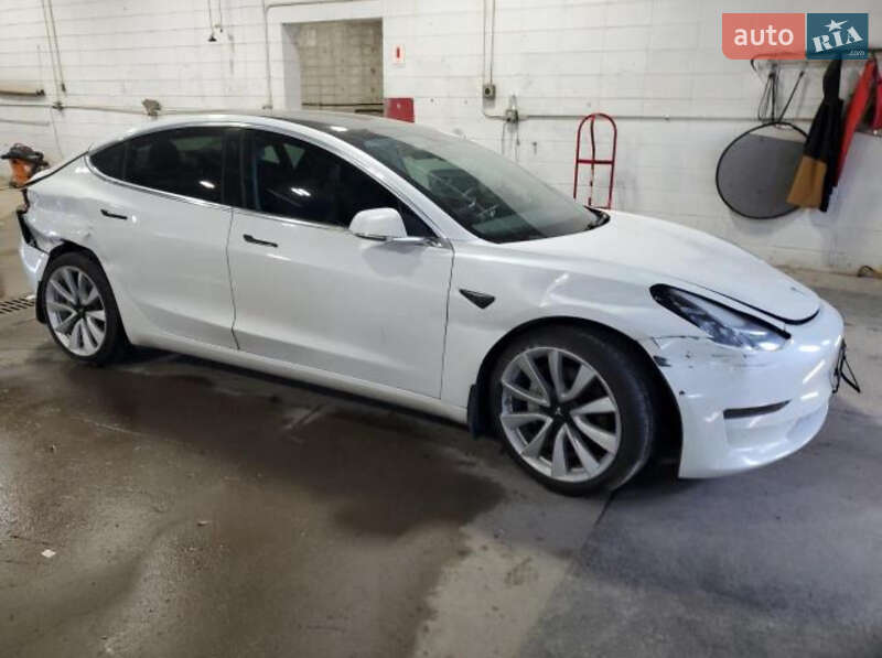 Седан Tesla Model 3 2020 в Киеве фото 4 Седан Tesla Model 3 2020 в Киеве