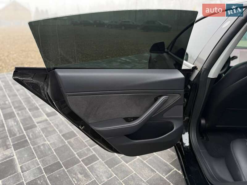 Седан Tesla Model 3 2018 в Коломые