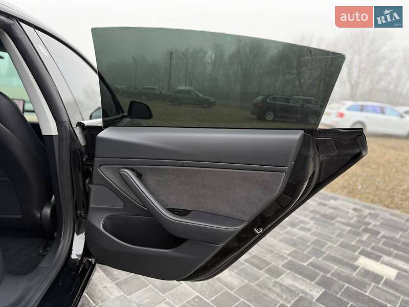 Седан Tesla Model 3 2018 в Коломые