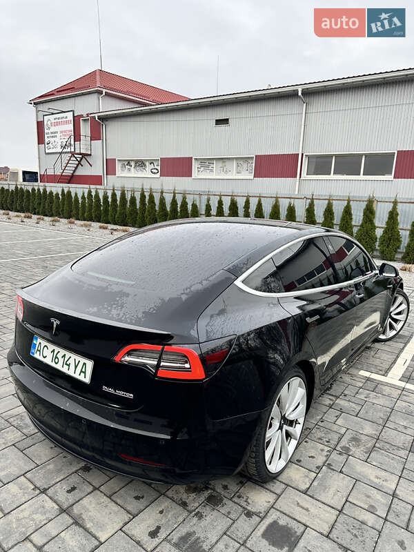 Седан Tesla Model 3 2019 в Луцке