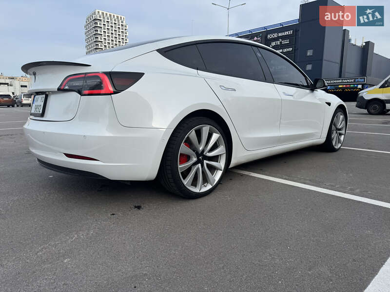Седан Tesla Model 3 2018 в Киеве