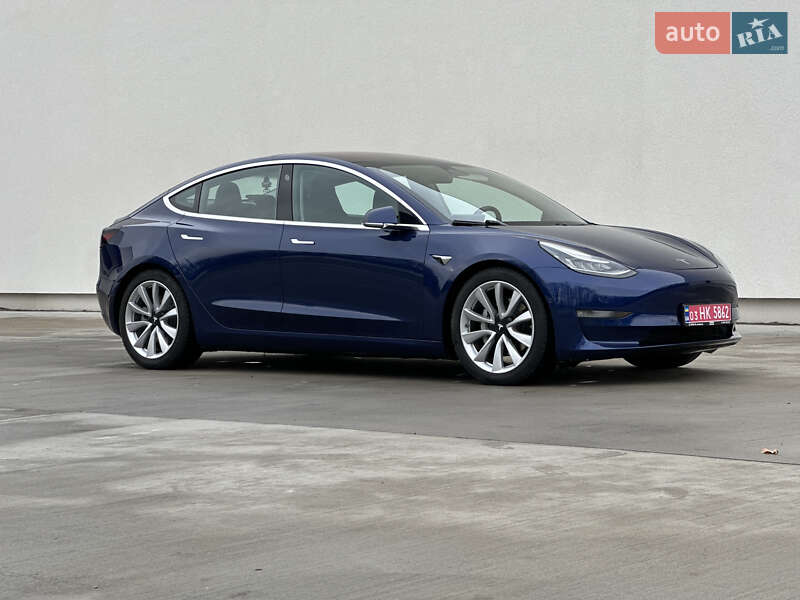 Седан Tesla Model 3 2018 в Луцке