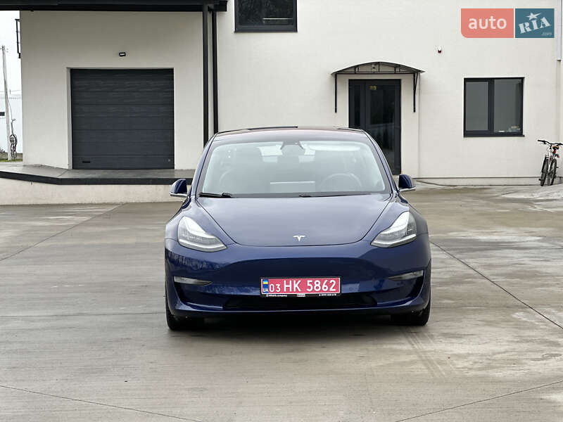 Седан Tesla Model 3 2018 в Луцке