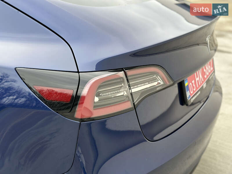 Седан Tesla Model 3 2018 в Луцке