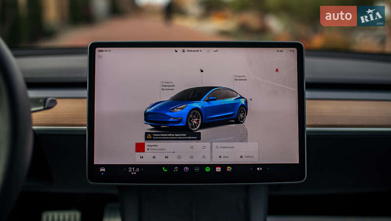 Седан Tesla Model 3 2022 в Черновцах