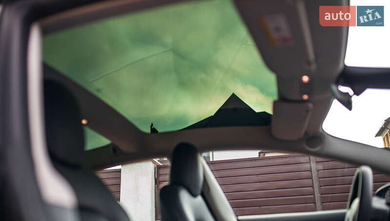 Седан Tesla Model 3 2022 в Черновцах