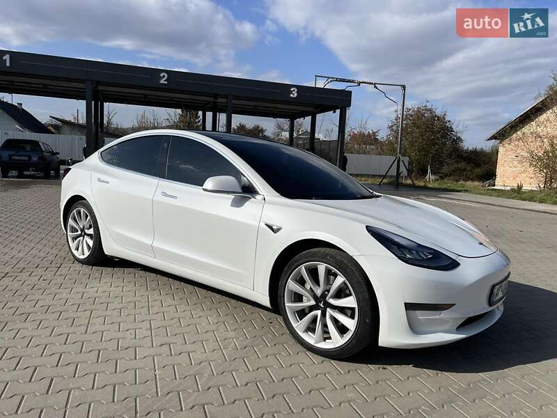 Седан Tesla Model 3 2019 в Косове фото 13 Седан Tesla Model 3 2019 в Косове