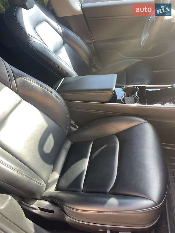 Седан Tesla Model 3 2019 в Косове фото 17 Седан Tesla Model 3 2019 в Косове