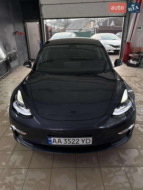 Седан Tesla Model 3 2022 в Києві