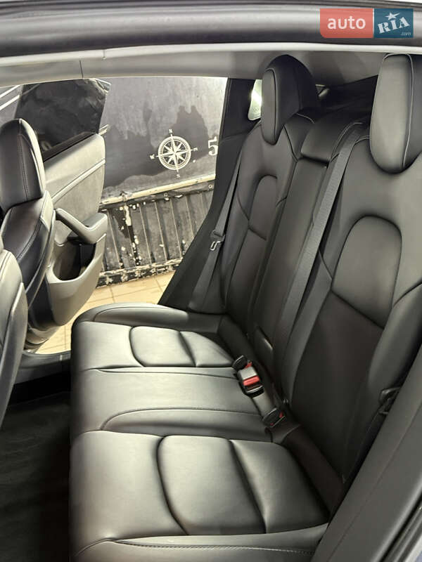 Седан Tesla Model 3 2022 в Києві