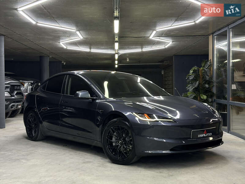 Седан Tesla Model 3 2024 в Одессе