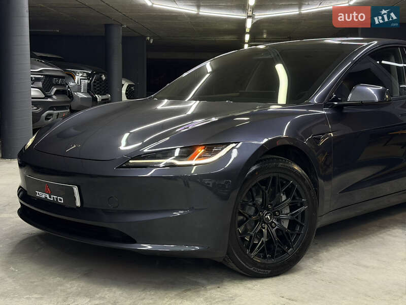 Седан Tesla Model 3 2024 в Одессе