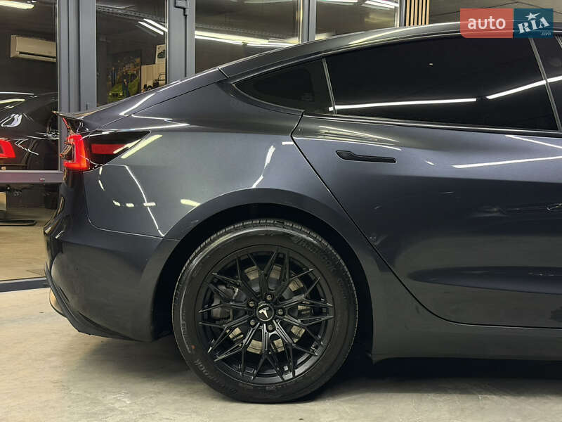 Седан Tesla Model 3 2024 в Одессе