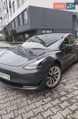 Седан Tesla Model 3 2022 в Трускавце