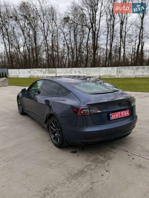 Седан Tesla Model 3 2021 в Луцке