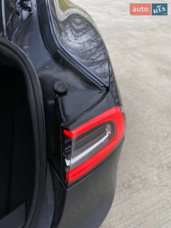 Седан Tesla Model 3 2021 в Луцке